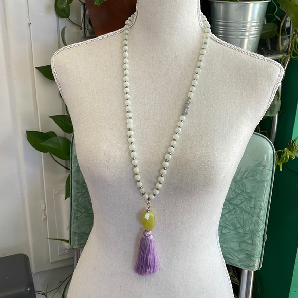 Gorgeous chartreuse gemstone and lavender tassel statement necklace - Picture 1 of 6